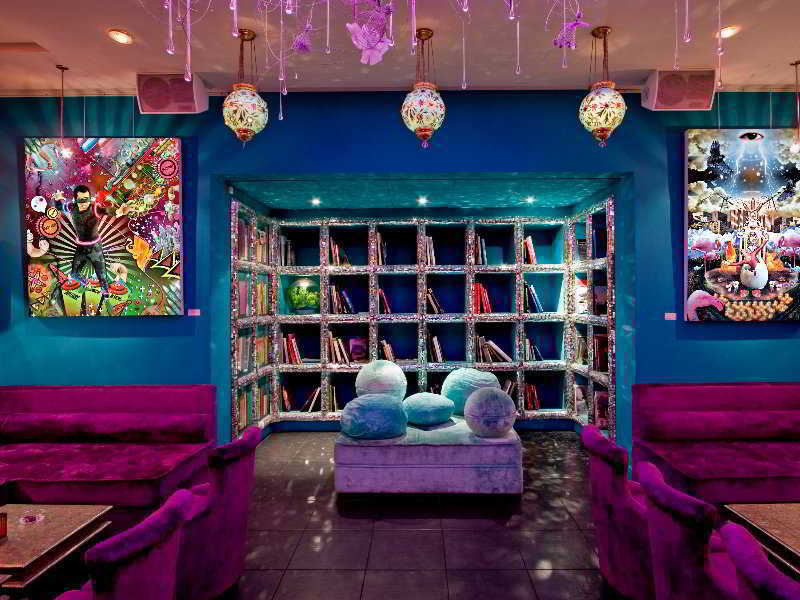 3.14 Hotel